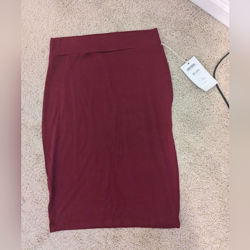 NWT $34 Avec Les Filles/Rohb Red Pencil Skirt Size Small